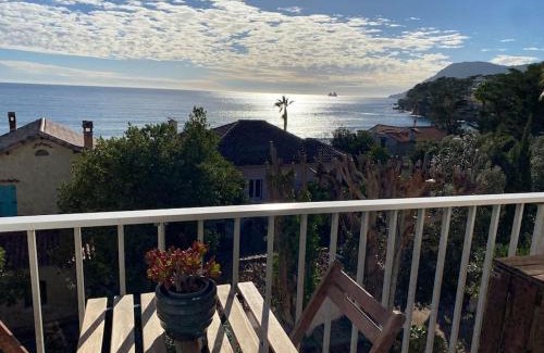 Les Sablettes Apartment | LES SABLETTES LES PIEDS dans L'EAU