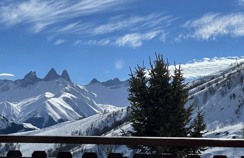 La Toussuire Apartment | les Sy'belles Ravières auCoeur de station skis aux pieds