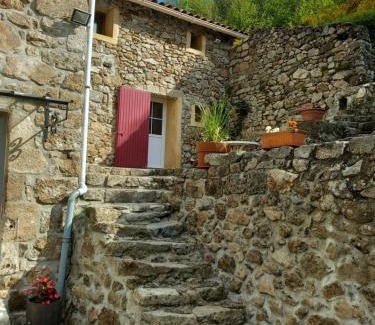 Saint-Pierre-de-Colombier Bed & Breakfast | Les Terrasses de Collanges