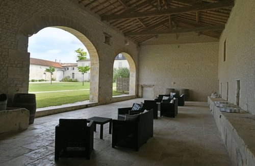 Reaux House | Les Vendangeurs - Sleeps 2 (1 Bedroom) - Stylish House With Heated Pool