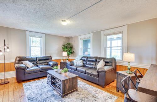 Beebe Plain House | Less Than 1 Mi to Lake Mtn-View Cabin with Porch in Newport