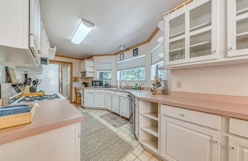 Cloudcroft House | Less Than 1 Mi to The Lodge Cloudcroft Home with Fireplace