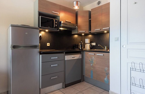 Aytre Apartment | Less than 100 m from the sea, near La Rochelle: pretty T2 with private garden