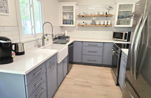 Hyannis Port House | Less than a mile to Keys Beach Hyannis. Beach Pass Provided.