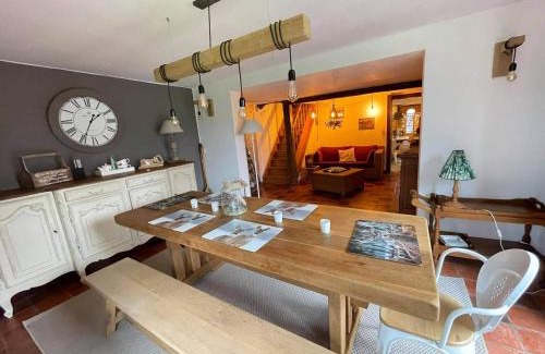 Houyet House | Lesse en Ciel vous accueille avec plaisir .