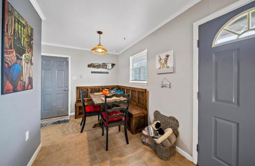 Big Spring House | Let D's Cozy Cottage Provide a Comfortable Stay!