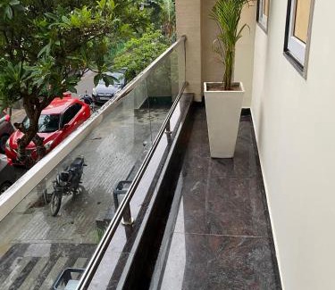 DLF City House | Let'stay- DLF Phase 1 Gurugram