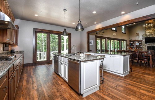 Waterfront Greens House | Let the Good Times Roll | Lakefront + Indoor Pool, Hot Tubs & Fire Pit!