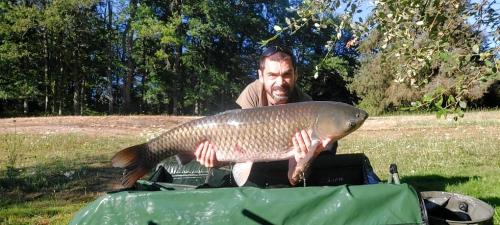 Saint-Junien House | L’Etang Carp fishing lake and Gite