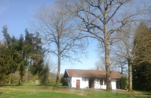 Saint-Junien House | L’Etang Carp fishing lake and Gite