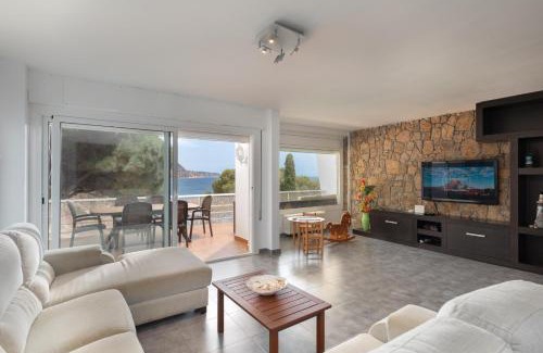 Salionc Apartment | LETS HOLIDAYS Apartment with sea views in cala salions