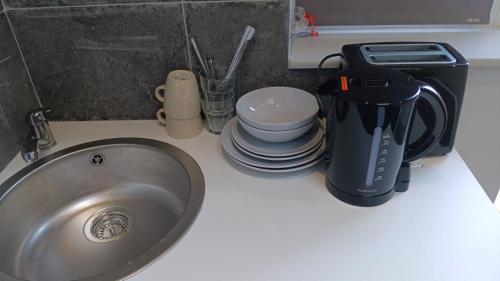 Pinkwell House | Letzi Ensuite, 15 Min to Heathrow, Fast WiFi