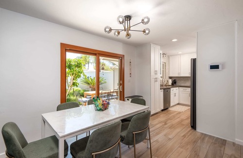 Leucadia House | Leucadia "Moonlight" Bungalow ~ walk everywhere with beach gear!