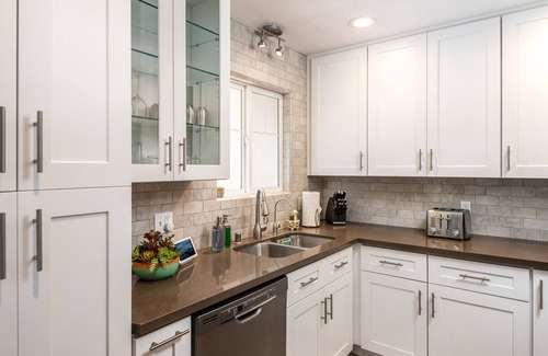 Leucadia House | Leucadia "Moonlight" Bungalow ~ walk everywhere with beach gear!