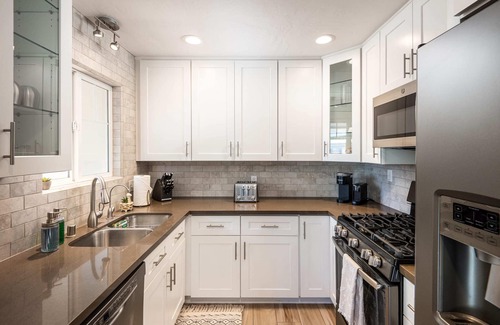 Leucadia House | Leucadia "Moonlight" Bungalow ~ walk everywhere with beach gear!