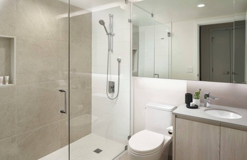 South Lake Union Hotel | Level Seattle- Deluxe Two Bedroom Suite