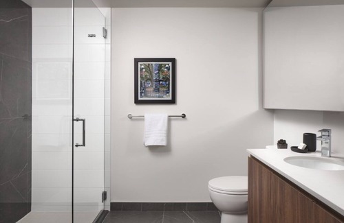 South Lake Union Hotel | Level Seattle - One Bedroom Suite