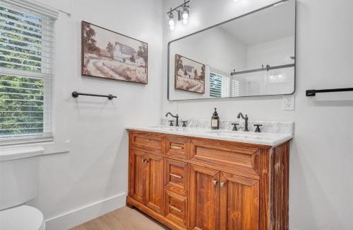 Blairs House | Levi Hall Farmhouse Suite #4