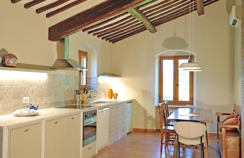 Lidarno Villa | Levigne Villa- Luxurious Hilltop Estate with Pool and Tennis Court