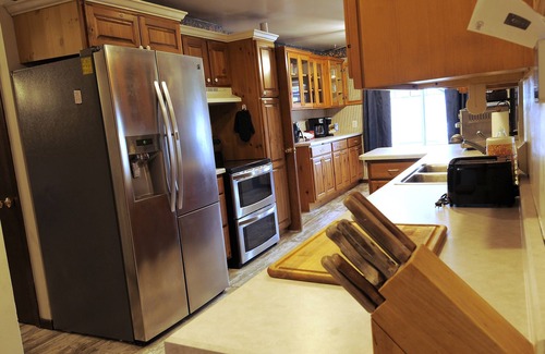 Yankton House | Lewis & Clark Trail Hideaway, SD side/ 2 min to the lake/10 min to Yankton.