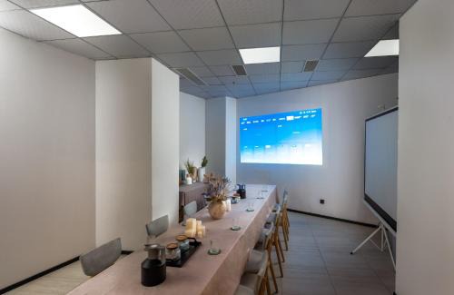 Shizhong District Hotel | Lex River View Hotel