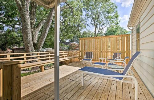 Lexington House | Lexington Getaway with Backyard Deck Less Than 2 Mi to UK!