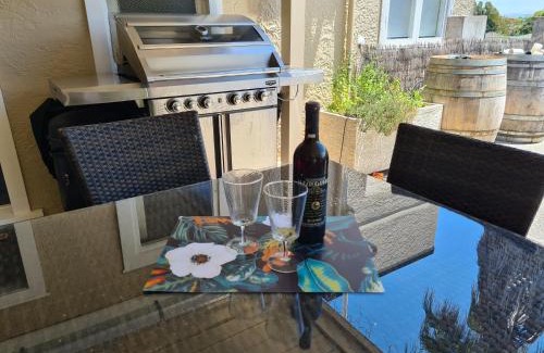 Gisborne Apartment | Lexs Guesthouse