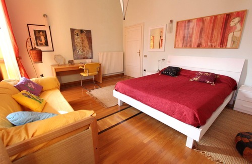 Foligno Apartment | "Liberty House" - Triple - Room "Sunset Red"