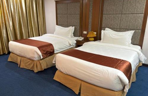 Santa Cruz Hotel | Lido De Paris Hotel