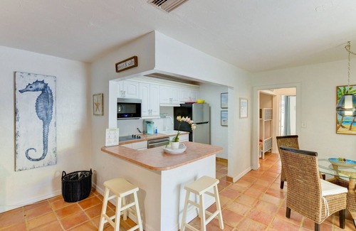Sarasota Cottage | Lido Key Cottage -Summer Special rate.2 bikes complimentary during stay!