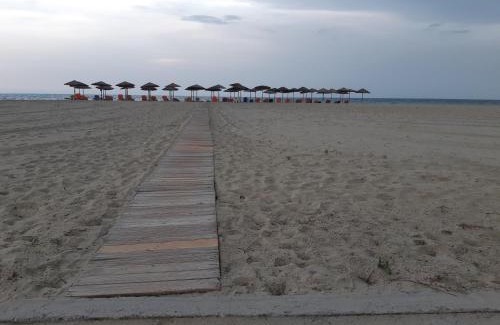 Korinos Hotel | Lidra