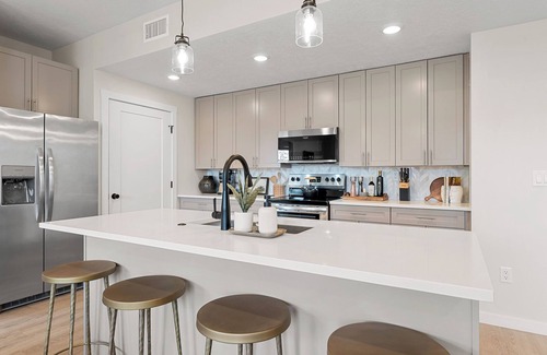 St. George Condo | Life is Good: Desert Color Lagoon + Beaches