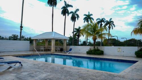 Reading Apartment | Life of Montego Bay