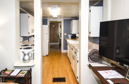 Winthrop Cottage | Life on the Lake with Private Dock & Fire Pit!