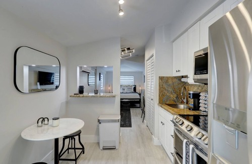 Poinsettia Heights Apartment | Life's A Beach - Gorgeous Studio - Fort Lauderdale