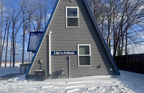 Au Gres Apartment | Life`s a Hoot A-Frame Cabin