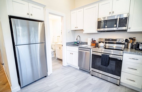 Bartlett Condo | Lift Haus - True Ski-In Ski-Out - Clean Modern Easy