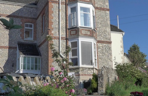 Swanage Condo | Light, airy 1st Floor Apartment with delightful views over bay and Purbeck Hills