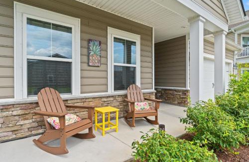 Red Hill House | Light and Bright 3BR with Backyard on Golf Course