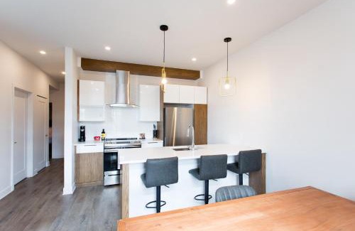 Mile End Apartment | Light Filled 2 Bdr Unit in Mile End by Den Stays
