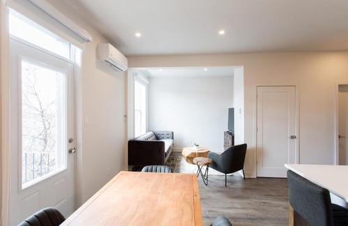 Mile End Apartment | Light Filled 2 Bdr Unit in Mile End by Den Stays