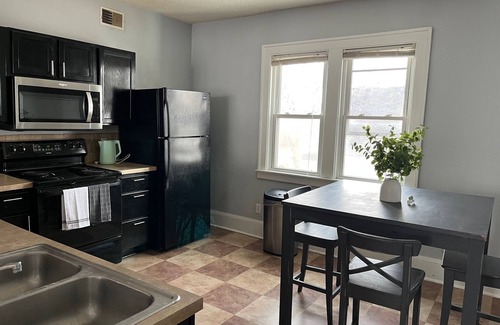 Summit - University Apartment | Light filled 2-bedroom apartment in central Saint Paul