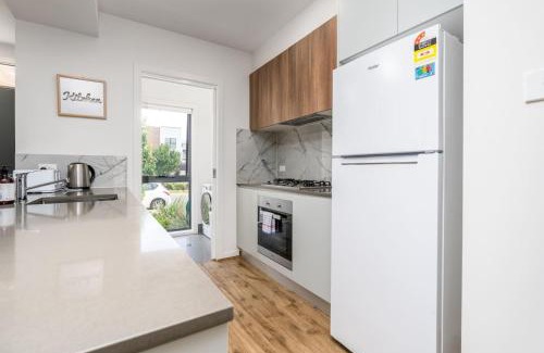 Lawson House | Light Filled 2BR 2BA Townhouse - Hosted by CanStay