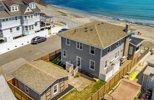 Allerton House | Light-filled Beachfront 3 Bed - avail. Aug. 25, 2024