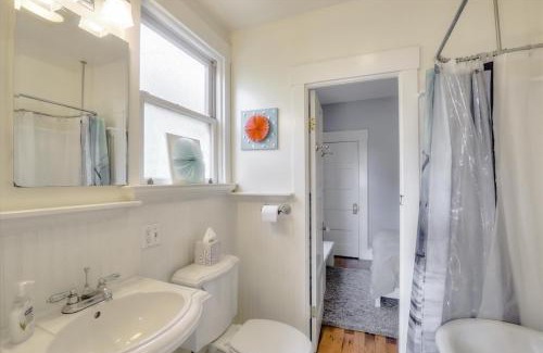 Paradise Park Apartment | Light filled Condo 3 Bedrm with enclosed sunny backyard
