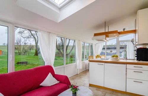 Ueberlingen Apartment | Light-Flooded Holiday Apartment “Haus Nussbaum” close to Lake Constance with Wi-Fi, Terrace & Garden; Parking Available