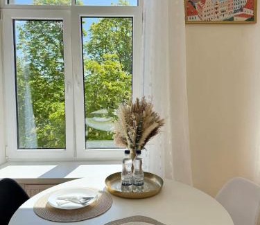 Tornkalns Apartment | Light & Linen Nest Riga with FREE PRIVATE Parking - near Old Town!