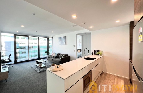 City East Apartment | Light & Lovely in Canberra's CBD - 1BR Apt w/Carsp