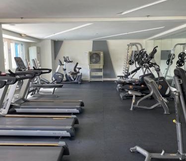 Barangka Ilaya Apartment | Light Residence Condo with Pool View