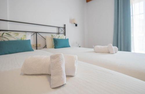 Brena Baja Apartment | Lightbooking Las Breñas Garden con piscina